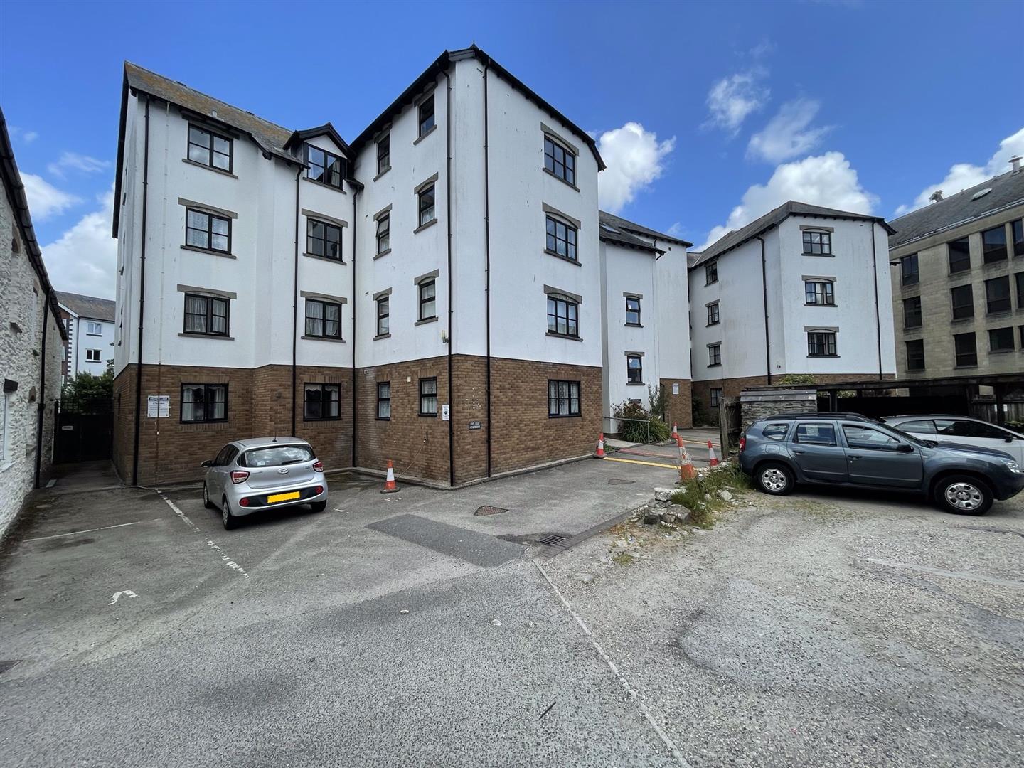 2 bed property in Enys Quay, Truro